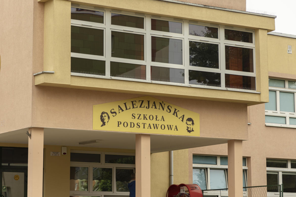 Dziecięca pornografia u ojca dyrektora