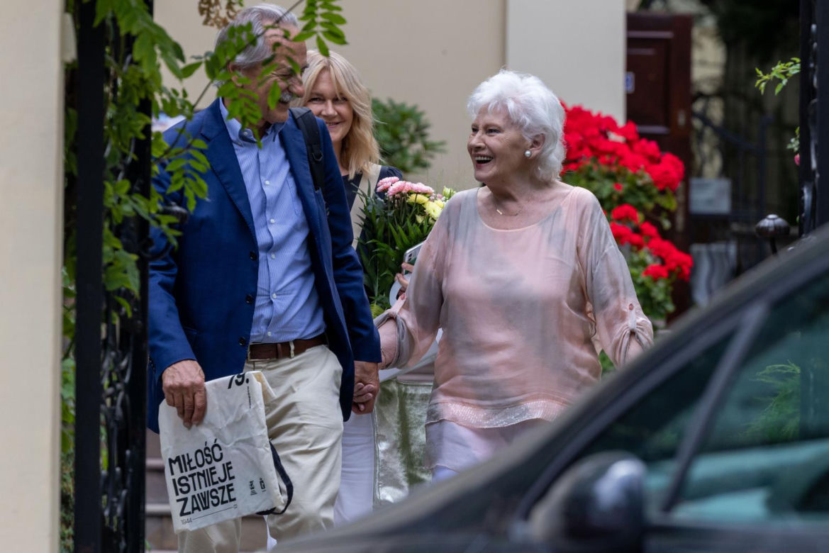 Krystyna Loska i Grażyna Torbicka na spacerze