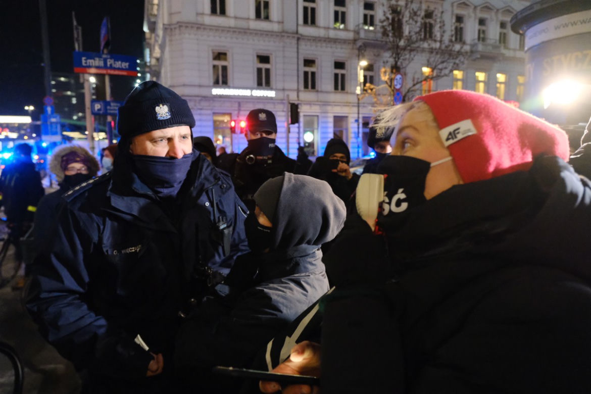 Blokada w oparach absurdu - protest kobiet