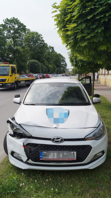 Pijany kierowca nauki jazdy siał zniszczenie na drodze