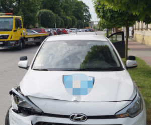 Pijany kierowca nauki jazdy siał zniszczenie na drodze