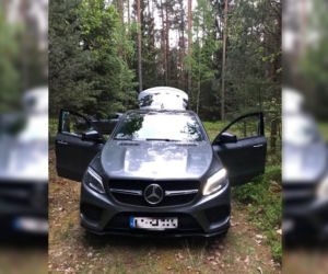 Policjanci odzyskali kilka kradzionych aut, w tym imponującego Mercedesa