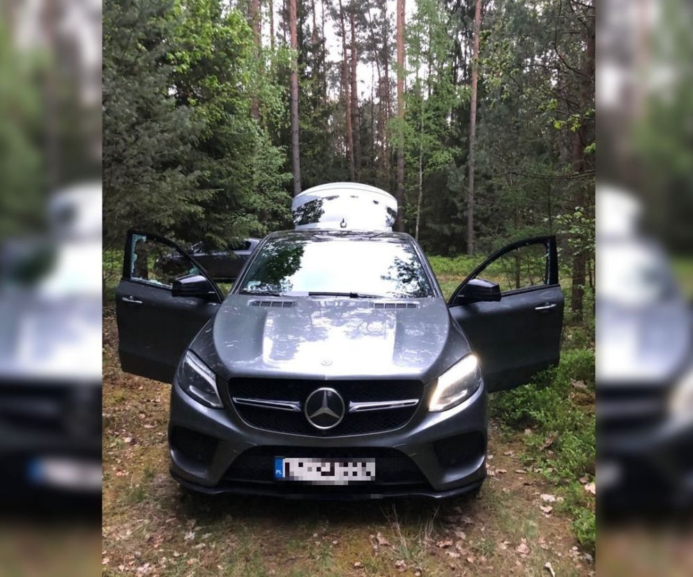 Policjanci odzyskali kilka kradzionych aut, w tym imponującego Mercedesa