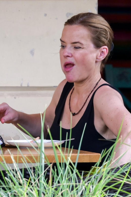 Monika Richardson z córką w restauracji