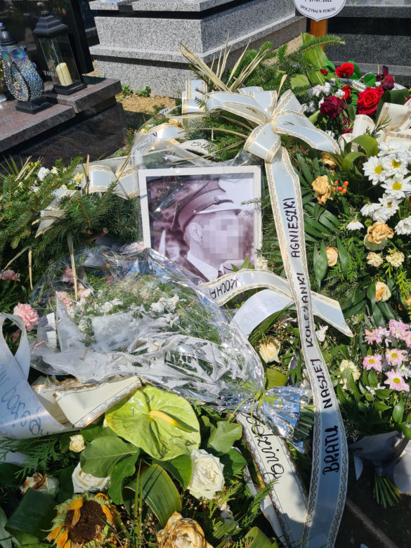 Druh OSP w Gogołowie zginął tragicznie. Morze kwiatów na grobie [GALERIA]