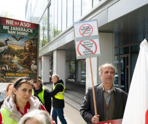 Dramat setek rodzin pod Warszawą! Nowa autostrada zburzy ich domy?! „Żyjemy na bombie”