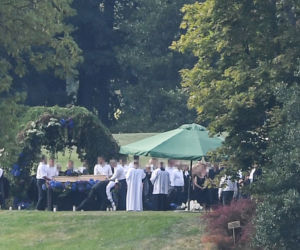 Co było w trumnie na pogrzebie Piotra Woźniaka-Starak?