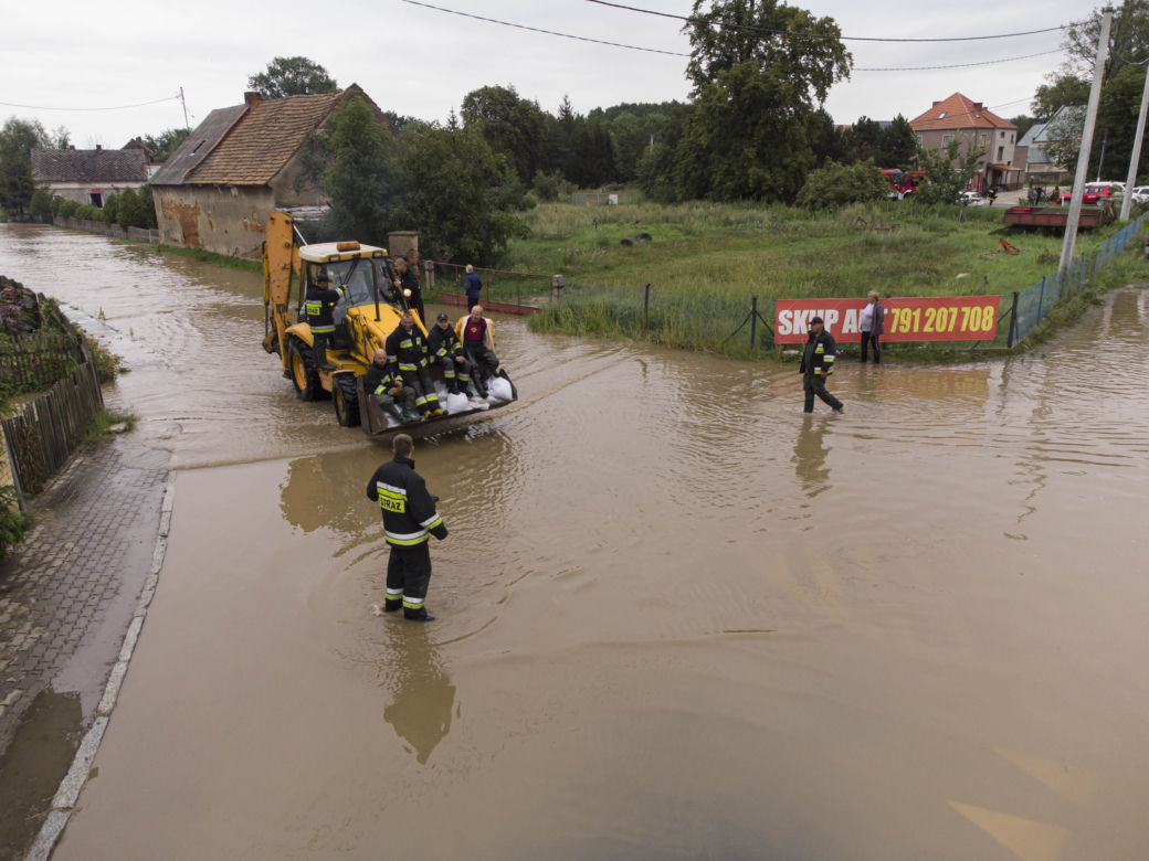 Prawie 500 interwencji straży pożarnej, 100 podtopionych gospodarstwtom