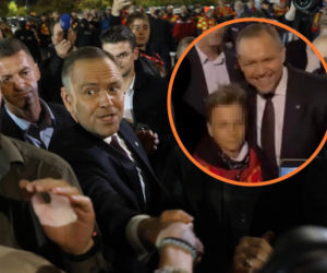 Karol Nawrocki zareagował na ubiór młodego kibica. Prezydent nakazał zdjąć czapkę