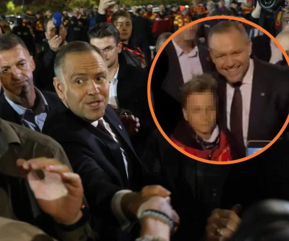 Karol Nawrocki zareagował na ubiór młodego kibica. Prezydent nakazał zdjąć czapkę