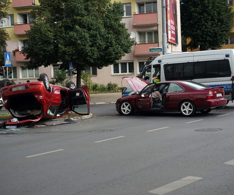 WYPADEK SAMOCHODOWY