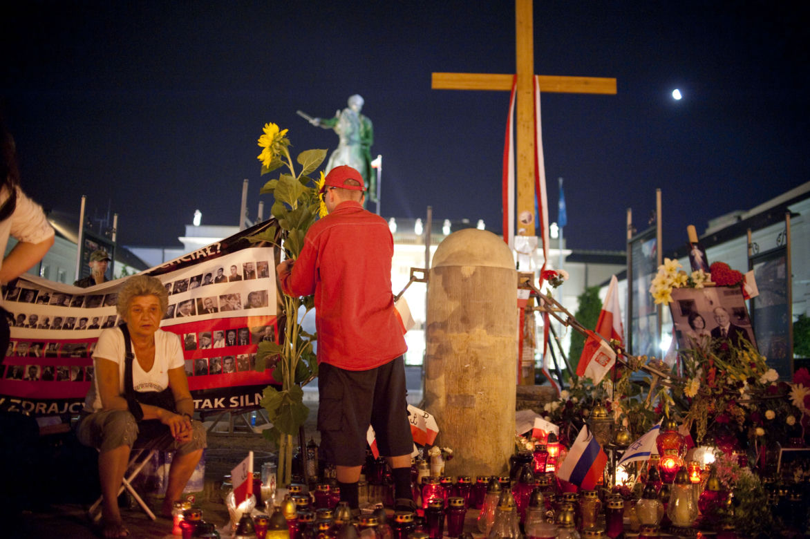 2 sierpnia - Historia krzyża z Krakowskiego Przedmieścia w obrazkach