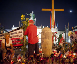 2 sierpnia - Historia krzyża z Krakowskiego Przedmieścia w obrazkach