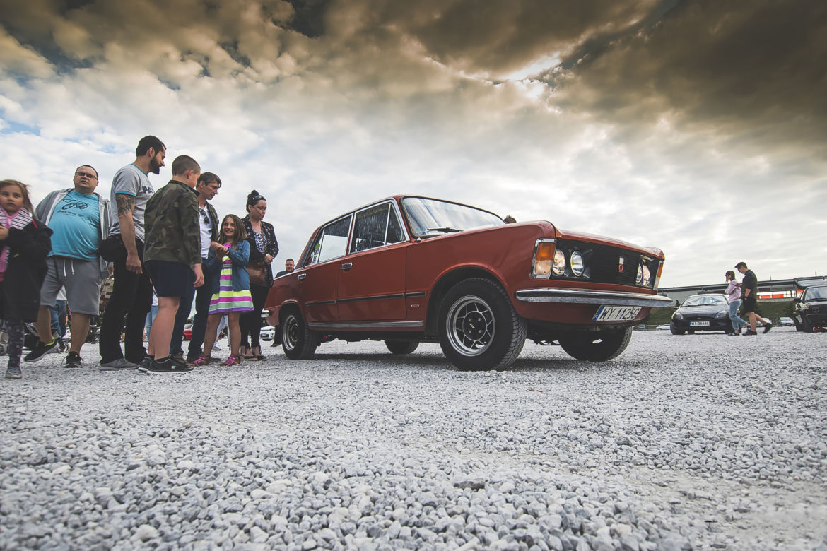 Spotkanie Youngtimer Warsaw pod PGE Narodowym