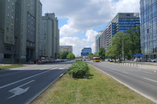 Brakująca jezdnia Alej Jerozolimskich w Warszawie