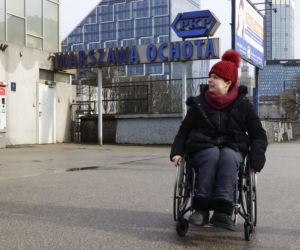 Kuriozum na Ochocie. Niepełnosprawni wykluczeni, PKP rozkłada ręce