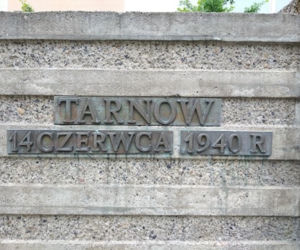 Tarnów. 80. rocznica pierwszego transportu do Auschwitz. Stąd wywożono ludzi na śmierć