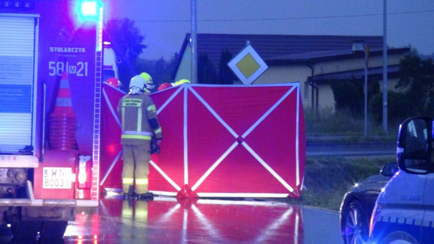 Dramatyczny wypadek w Starej Wsi. Motorowerzysta wymusił pierwszeństwo. Zmarł w szpitalu