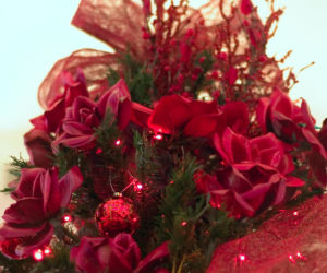 Choinka w kolorze bordo