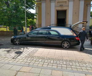 Pogrzeb Jerzego Pilcha w Kielcach. Przyjechali min. Grzegorz Turnau i Jan Nowicki	