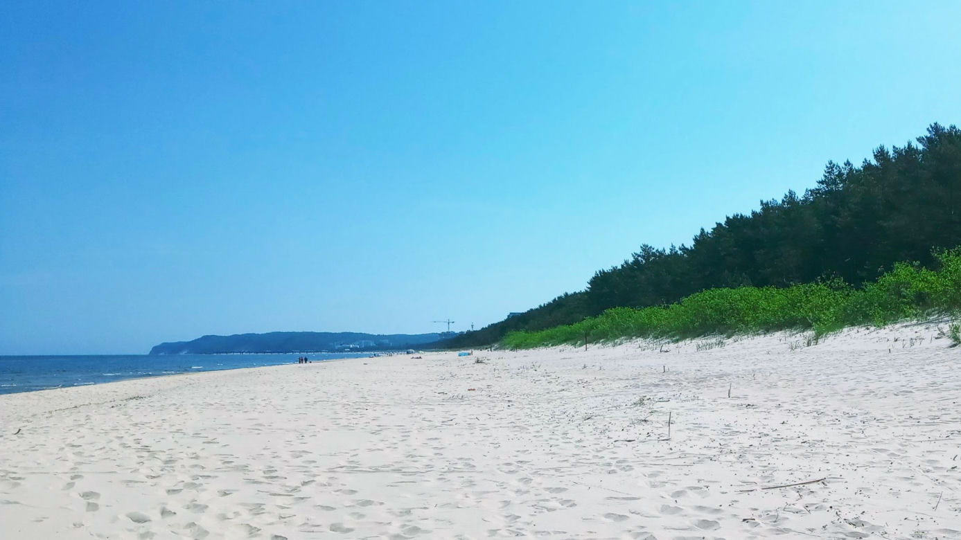 Rowerzyści kontra naturyści. Słynna naga plaża przestanie istnieć?