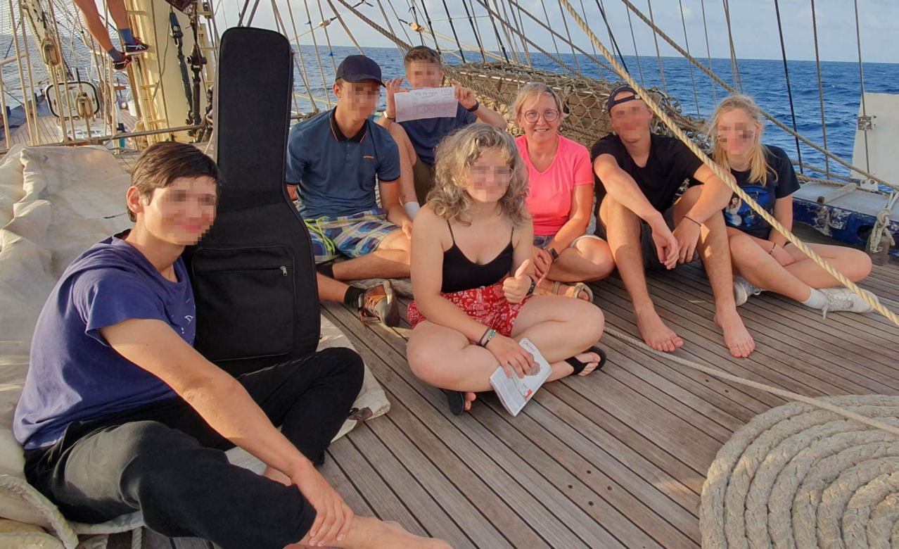 Zamieniła rower na żaglowiec! Dyrektorka ciechanowskiej szkoły wypłynęła w podróż życia. Zabrała ze sobą swoich uczniów