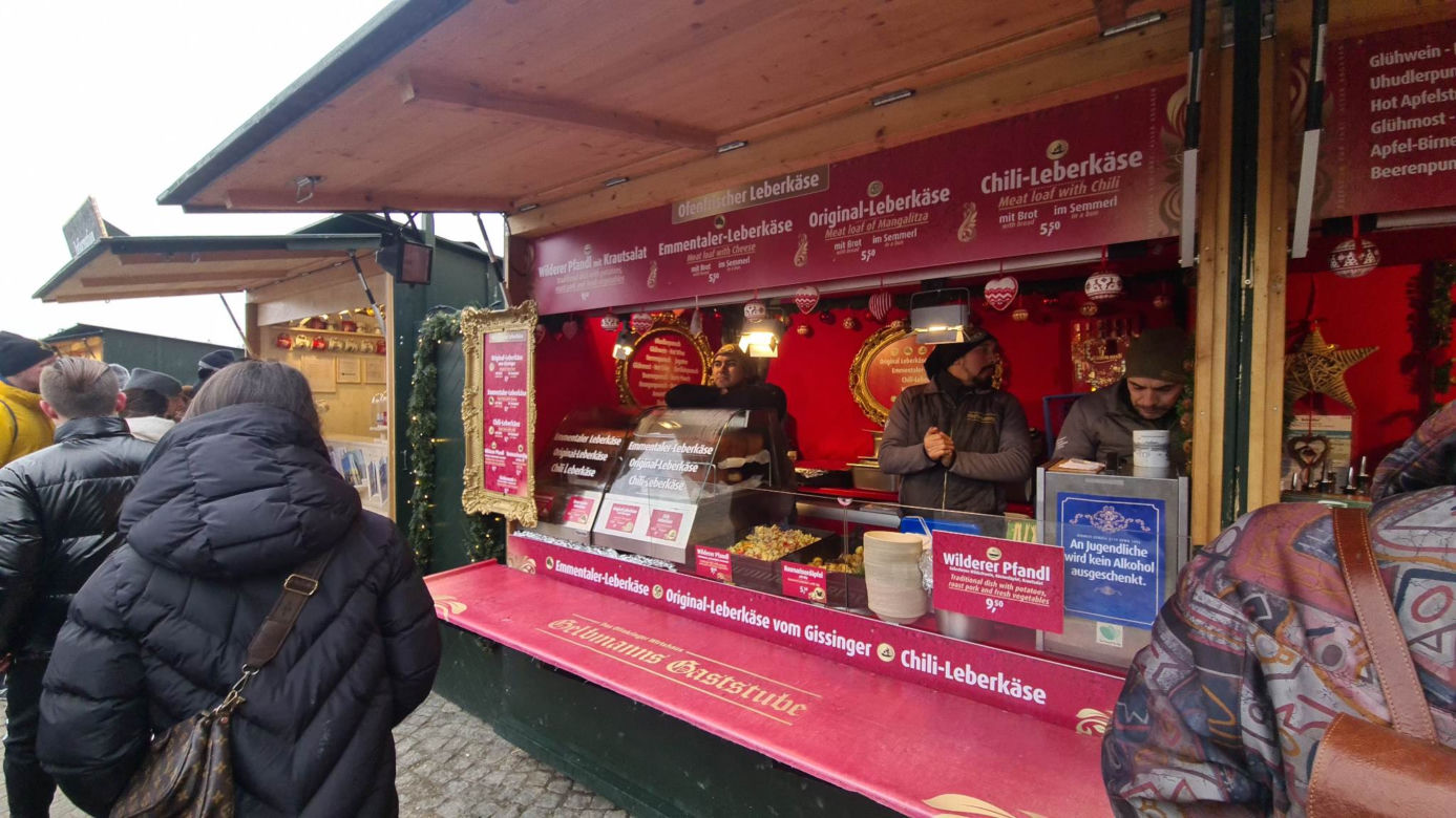 Ceny na Jarmarku Świątecznym w Wiedniu. Niewiele drożej, niż w Rzeszowie [GALERIA]