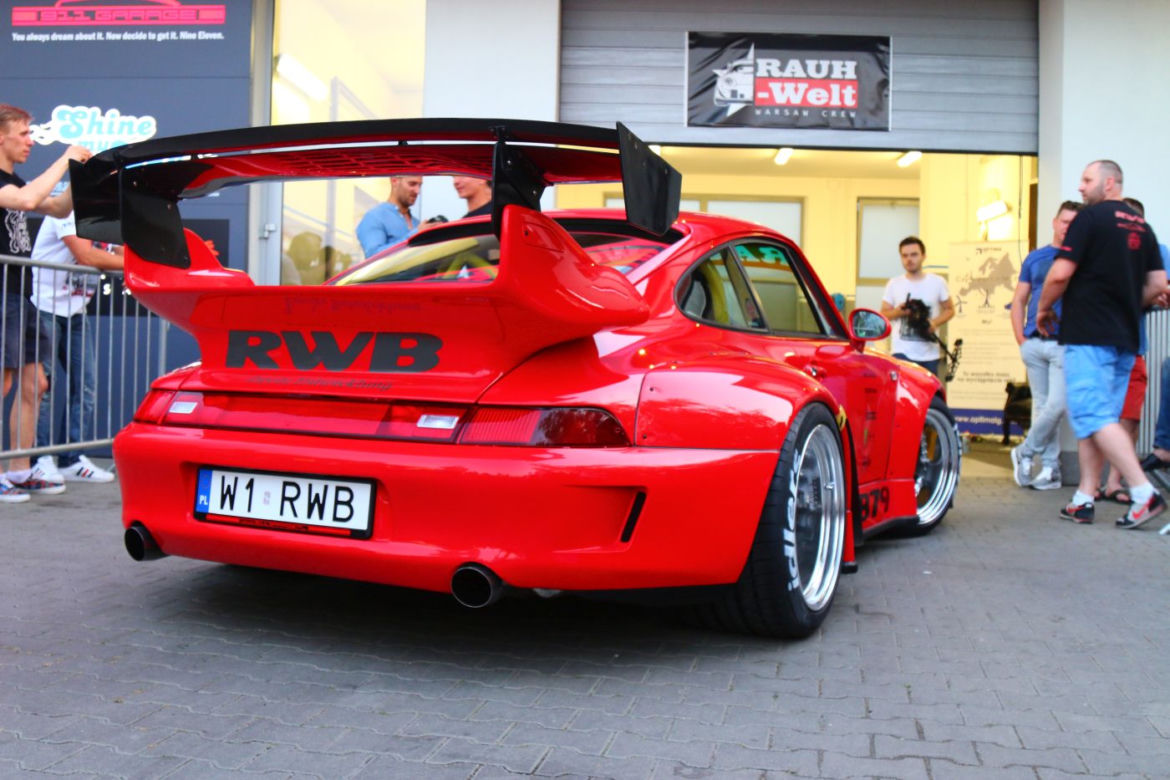 Akira Nakai San buduje Porsche 911 RWB