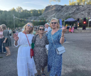 Gorący letni wieczór w Starachowicach! Międzypokoleniowa potańcówka opanowała Szlakowisko [FOTORELACJA]