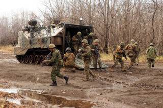 Koniec pacyfistycznej ery? Japonia otwiera się na eksport broni i patrzy na Polskę