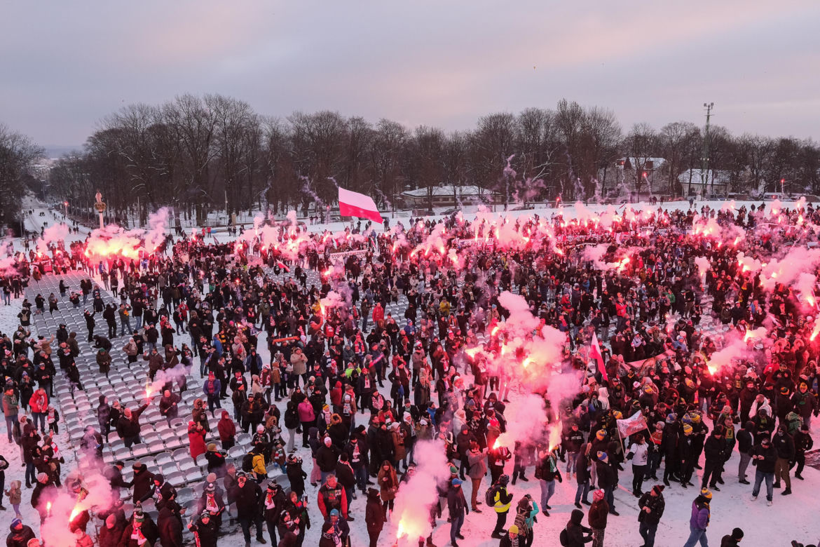 Prezydent na Jasnej Górze wśród kibiców. Podziękował za obronę  hasła „Bóg, Honor, Ojczyzna”