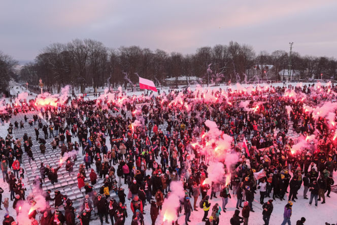Prezydent na Jasnej Górze wśród kibiców. Podziękował za obronę  hasła „Bóg, Honor, Ojczyzna”