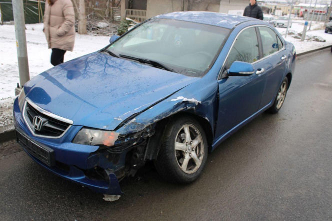 Młodość, promile i rozbity Volkswagen. Zobacz skutki kolizji w Tarnowie