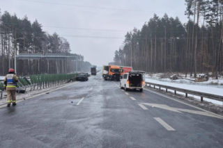 Poranne zderzenie czterech pojazdów. Objazdy przez Porębę