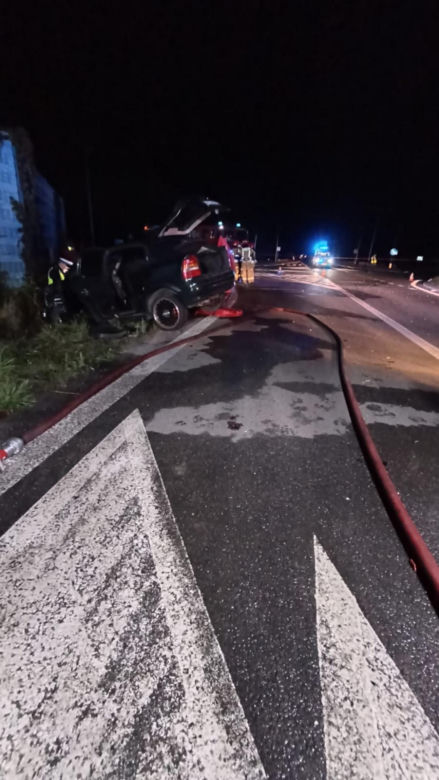 Śmiertelny wypadek pod Koninem! Kobieta i mężczyzna spłonęli w skodzie po zderzeniu z oplem [ZDJĘCIA]