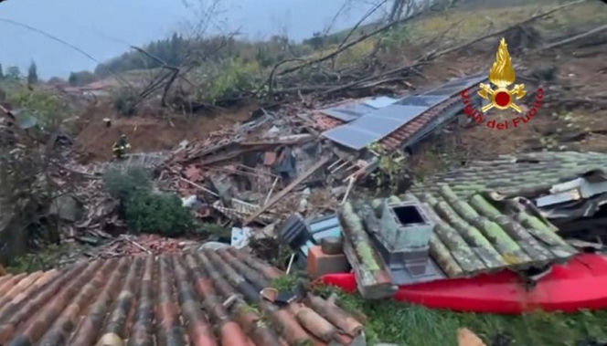 Lawina zmiażdżyła dom. 32-latek zginął, ratując kobietę