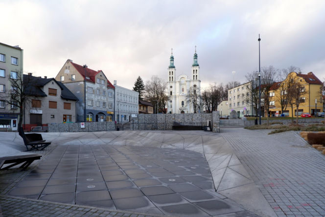 To jedno z najpiękniejszych miast w woj. śląskim. W PRL-u otrzymało i straciło prawa miejskie