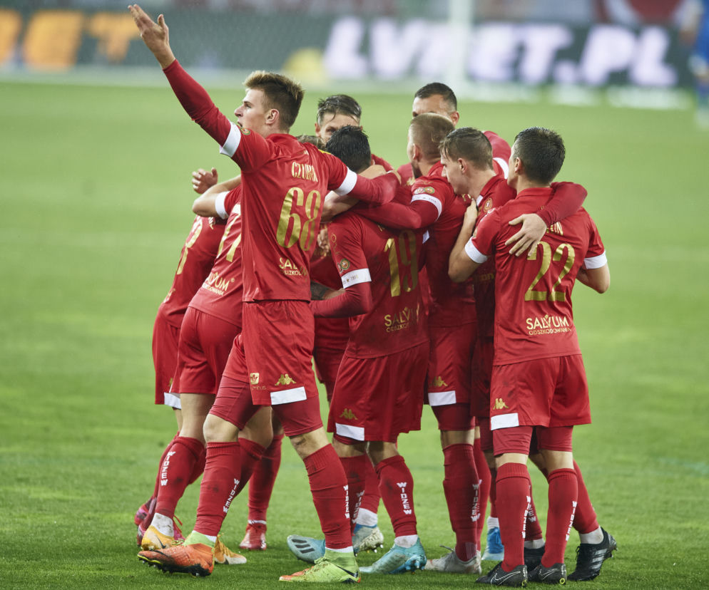 Korona - Widzew TV Transmisja NA ŻYWO Gdzie obejrzeć mecz Korona - Widzew STREAM ONLINE LIVE 15.10