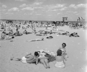 Golizna na plaży w czasch PRL