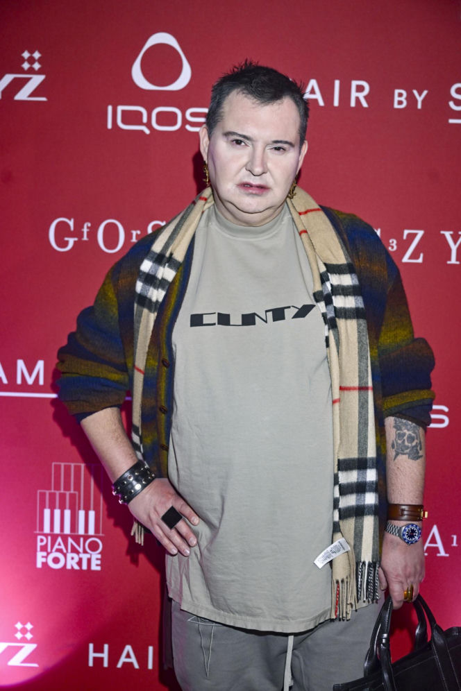 Książkiewicz pokazała majtki, Olejnik jak diwa i Grochowska w zbroi. Tłum gwiazd na pokazie Baczyńskiej