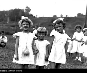 Dzieci w zakłądzie leczniczym w Witkowicach (1933 r.)
