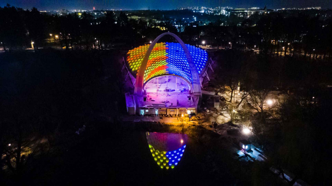 Spektakularna iluminacja Teatru Letniego w Szczecinie
