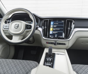 Volvo V60 Momentum Pro B4 FWD AT8