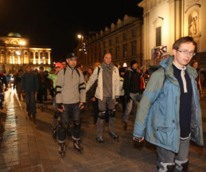 Nightskating. Warszawa na rolkach [Zdjęcia]