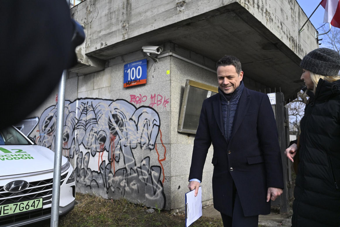 Prezydent i wojewoda zdradzili plany na odebrane Rosjanom osiedle przy Sobieskiego