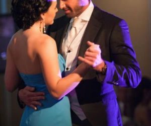 UKRYTA MIŁOŚĆ: Luciana (Zuria Vega) i Rodrigo (Gabriel Soto) na balu