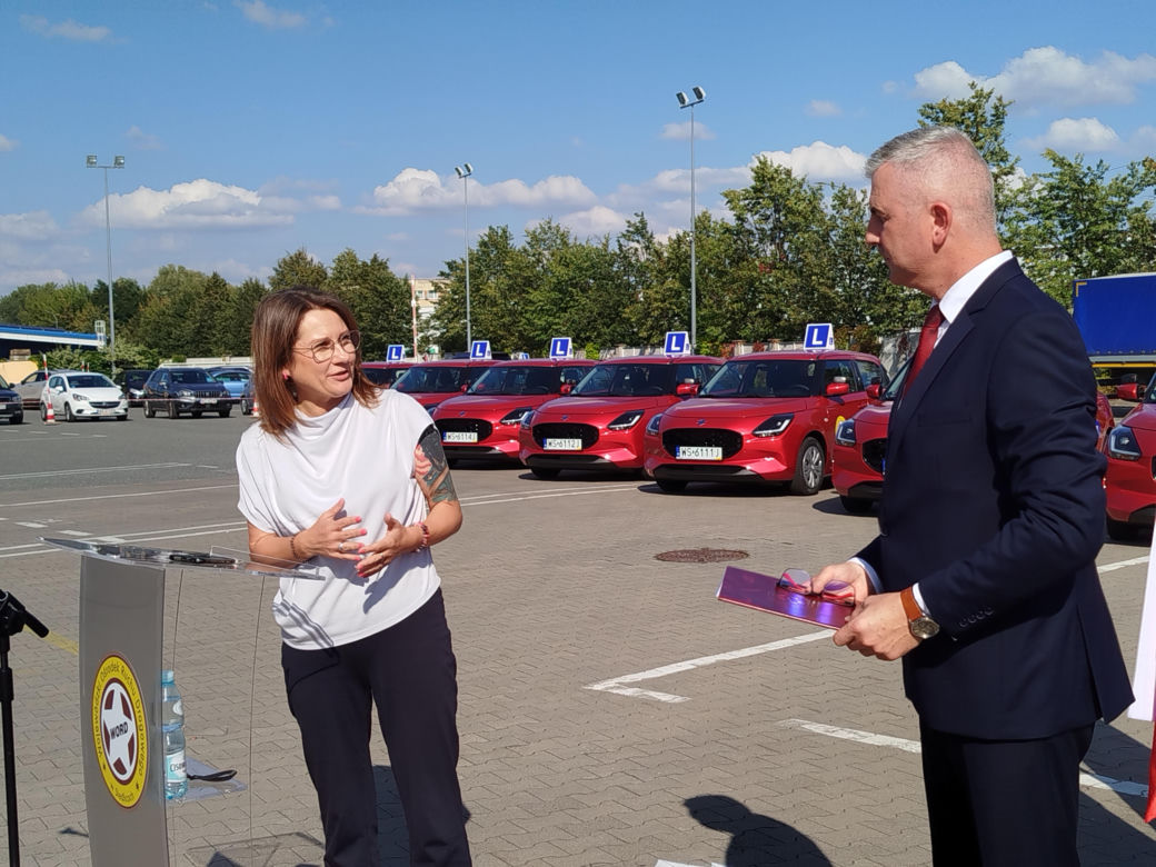 Siedlecki WORD wymienił starą flotę pojazdów egzaminacyjnych na nowe samochody marki Suzuki Swift