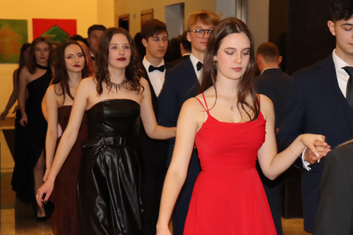 Studniówka uczniów z V LO im. Klaudyny Potockiej w Poznaniu