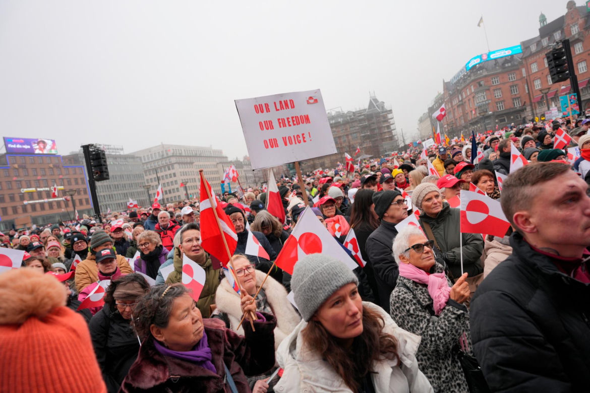 Tysiące ludzi na ulicach Kopenhagi. Masowe protesty przeciwko Trumpowi