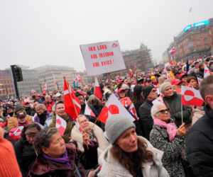Tysiące ludzi na ulicach Kopenhagi. Masowe protesty przeciwko Trumpowi